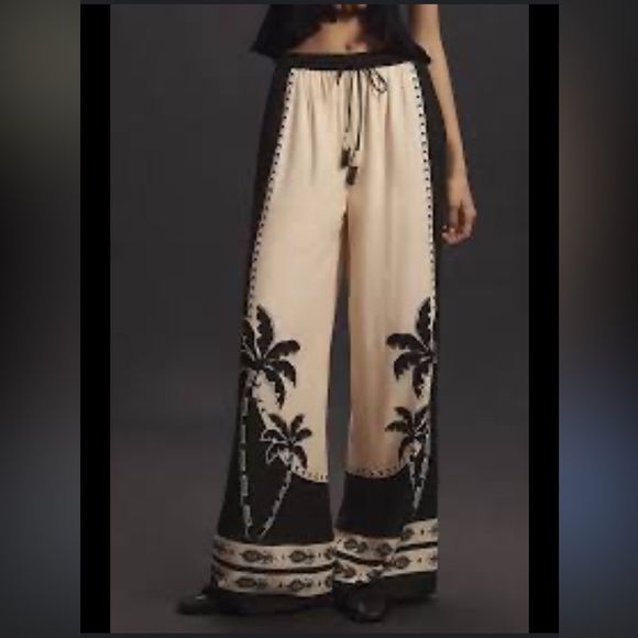 Farm Rio x Anthropologie Martina Pull-On
Pants Medium - Picture 1 of 7